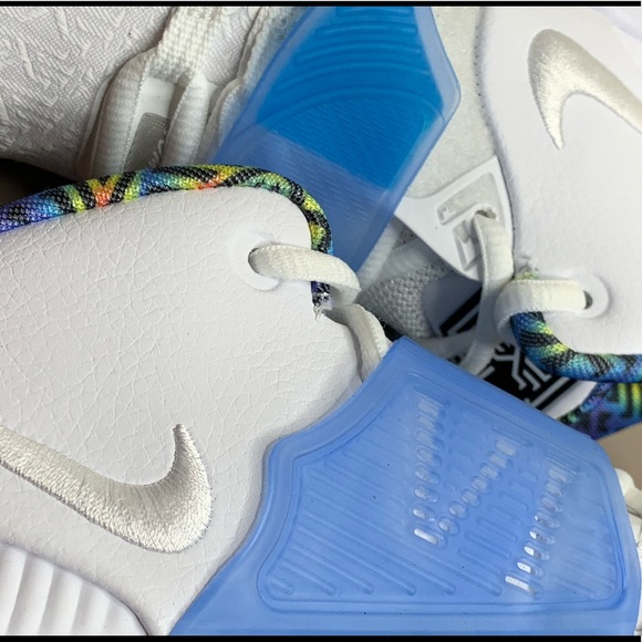 Nike - Picture 2 of 10